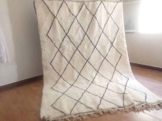 Load image into Gallery viewer, Beni Ourain -296x206cm - 3-Seat Sofa - Natural Wool - DEC230018
