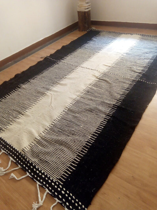 Wool Berber Carpet - 313x194cm - Natural Wool - LJUI19