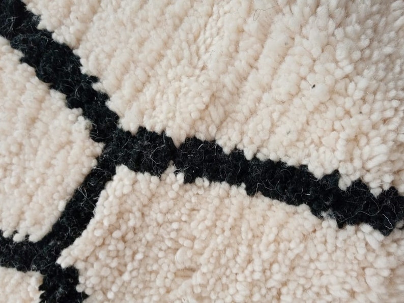 Wool Berber Carpet - 313x202cm - Natural Wool - JUL19